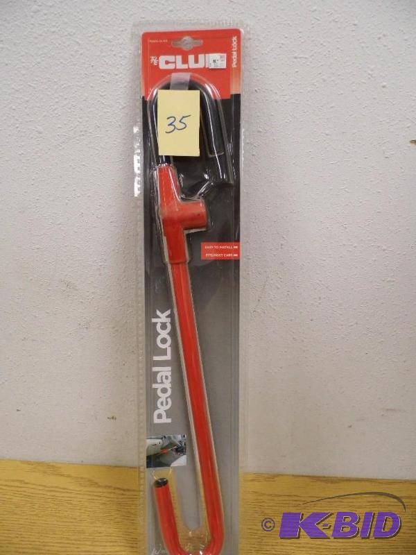 lot 35 image: The Club Pedal Lock