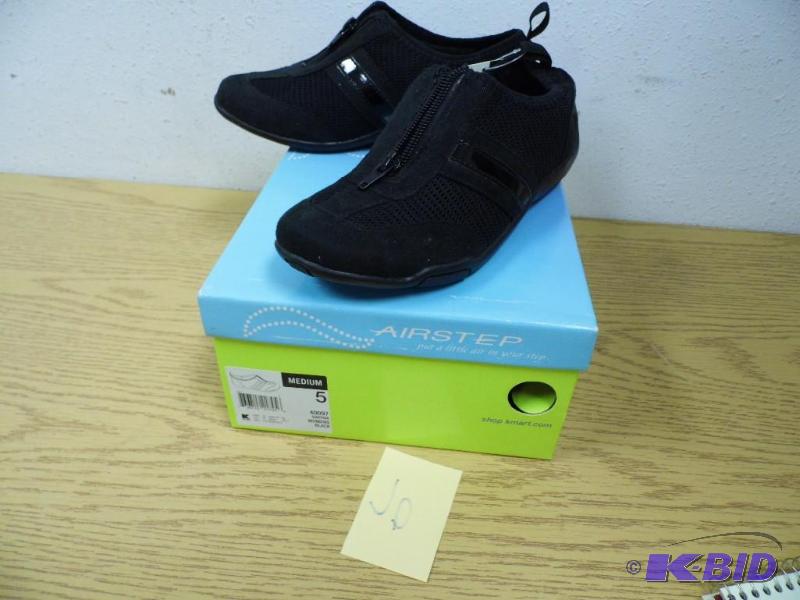 lot 70 image: AirStep Shoes