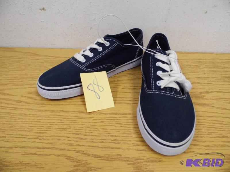 lot 88 image: Joe Boxer Shoes
