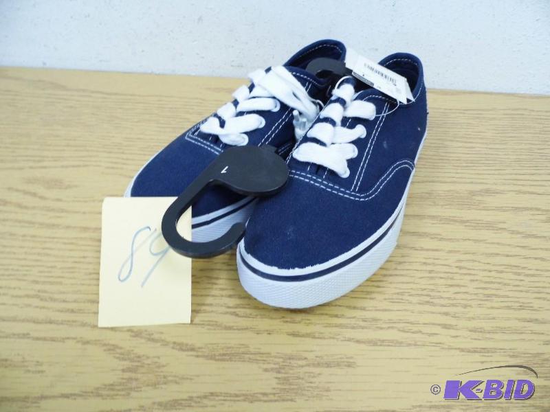 lot 89 image: Joe Boxer Shoes