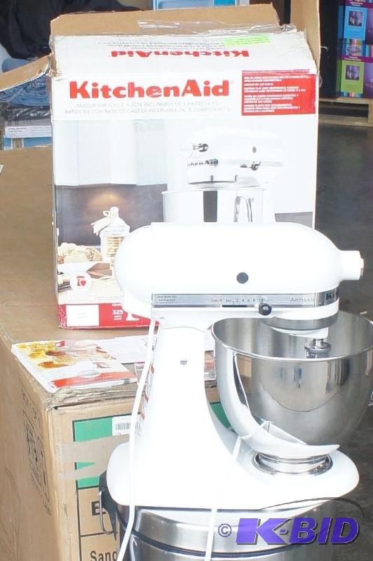 lot 8 image: Kitchen Aid Mixer with two attatchm...