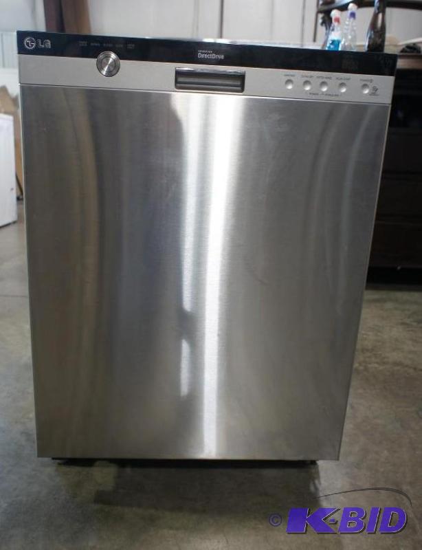 lot 9 image: New LG Dishwasher (LDS5540ST) Stain...