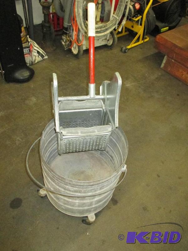 Metal Mop Busket