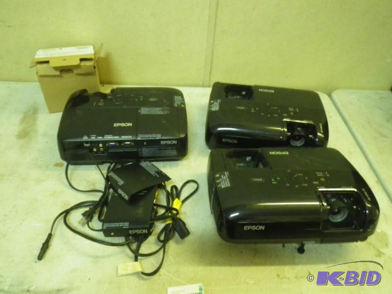 3 Epson projectors, with extra bulb...