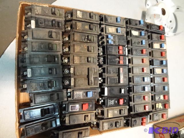 Box of misc circuit breakers. Mostl...