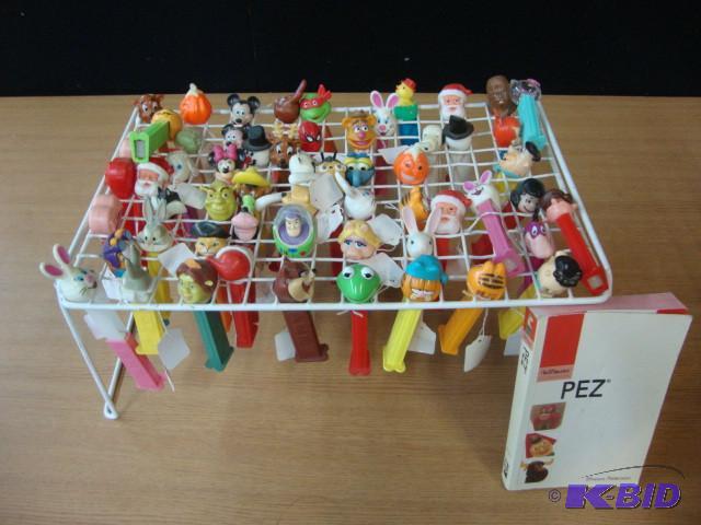 Large Pez Collection, Flintstones Y...