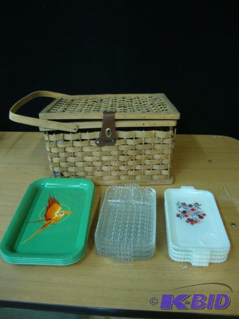 Lot of Picnic Basket &amp 12 Lunch...
