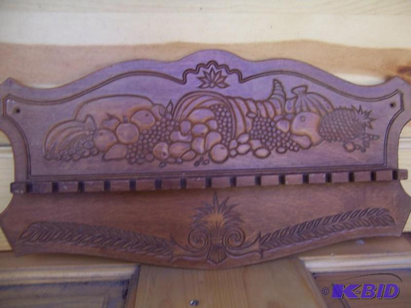 Thanksgiving kitchen counter decora...