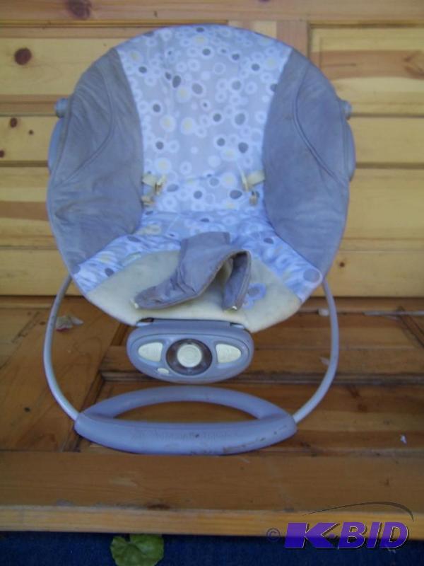 Baby sitting chair with vibration c...