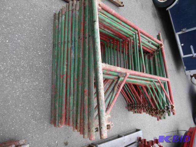 lot 11 image: 4 scaffolding uprights. 60 x 48. 1 ...