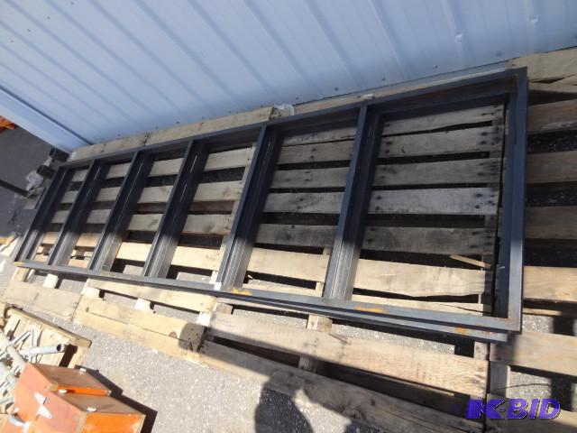 lot 133 image: 2 pieces of metal frame. 31 x 116...