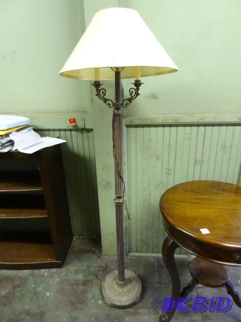 lot 139 image: Vintage floor lamp...
