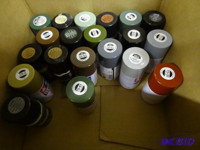 lot 151 image: 20 cans of model spray paint...