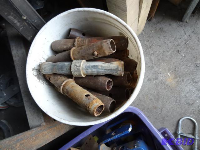 lot 69 image: 5 gallon bucket of scaffolding conn...