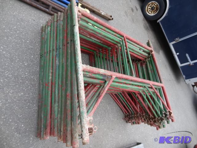 lot 9 image: 4 scaffolding uprights. 60 x 48. 1 ...