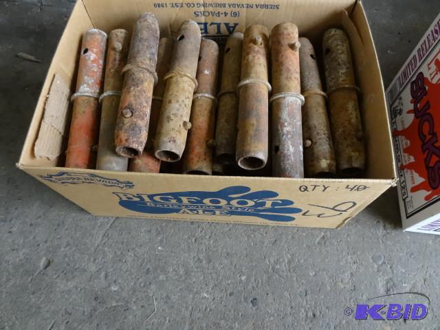 lot 93 image: 40 scaffolding connectors...