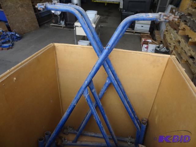lot 95 image: 4 scaffolding side supports...