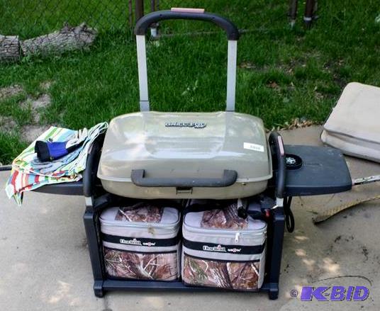 lot 115 image: Char-Broil Grill 2 Go Ice and two s...