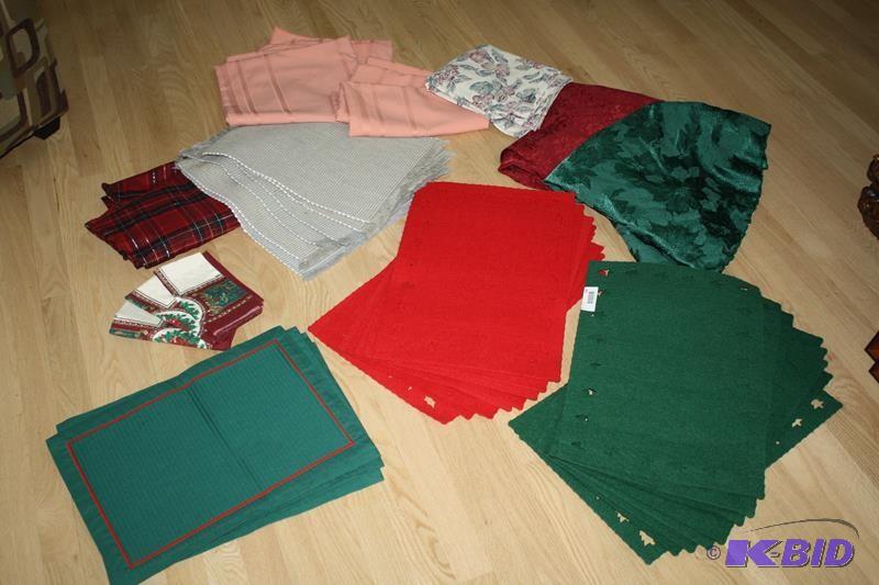 lot 142 image: Set of Christmas placemats, table r...