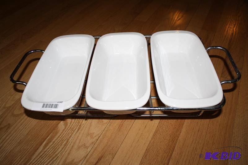 lot 150 image: Everday Kitchen buffet server, dish...