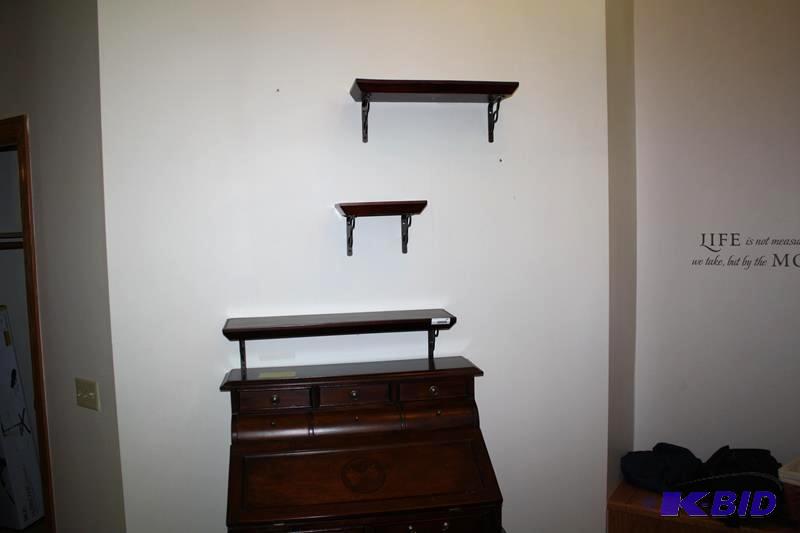 lot 160 image: Three matching decorative wall shel...
