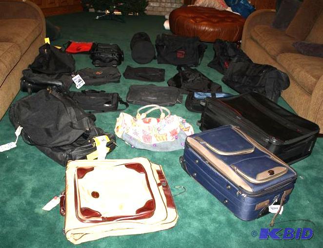 lot 165 image: Luggage, duffle bags, business satc...