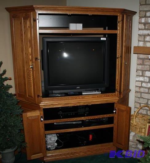 lot 51 image: Huge JVC TV Super Command 42.5"...