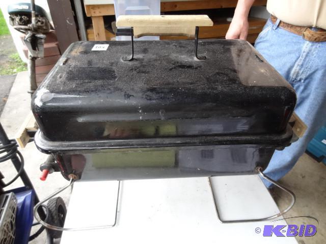 lot 104 image: Portable gas grill. Marlboro by web...