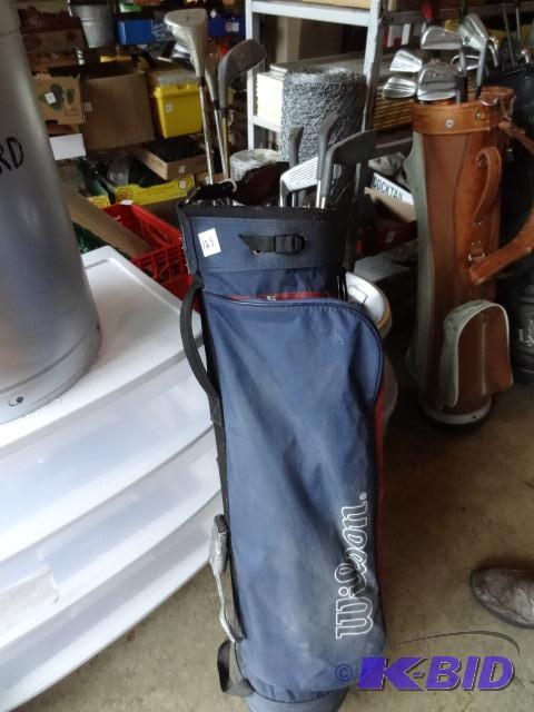 lot 125 image: Wilson golf bag with Northwestern c...