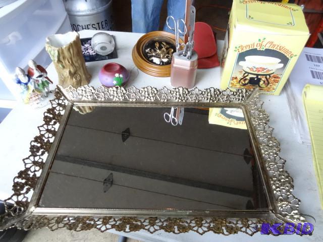 lot 141 image: Potpourri cooker. Home dcor. Mirror...