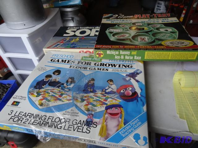 lot 157 image: Sorry. 2 game play tray. Games for ...