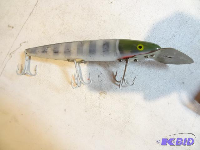 lot 181 image: Musky lure...