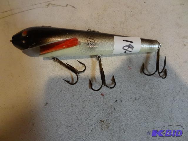 lot 184 image: Musky lure...