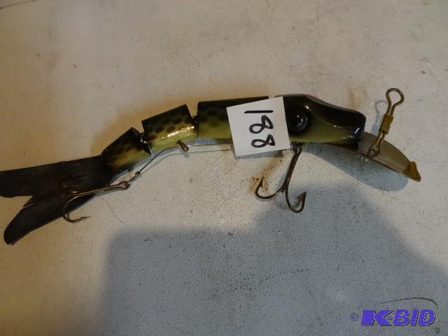 lot 188 image: Musky lure...