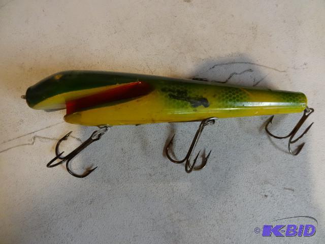 lot 193 image: Musky lure...