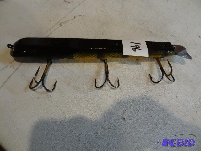 lot 196 image: Musky lure...