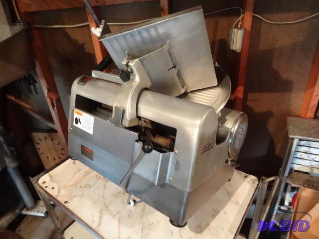 lot 2 image: Hobart model 1712 slicer. 115 volt....