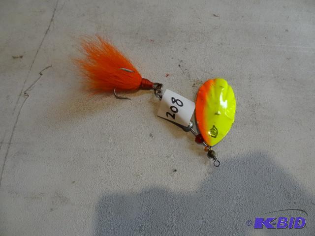 lot 208 image: Musky buck tail lure...