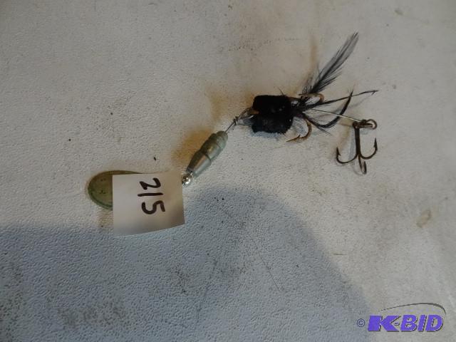 lot 215 image: Musky buck tail lure...