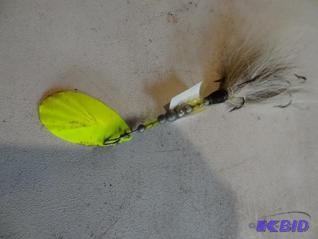 lot 217 image: Musky buck tail lure...