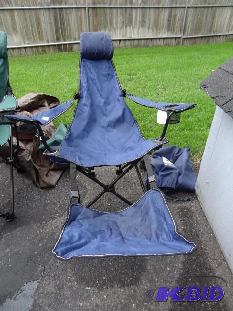 lot 23 image: Fold up lounger chair for outdoor u...