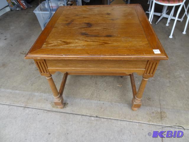 lot 257 image: 28 x 28 x 23 wood oak end table...