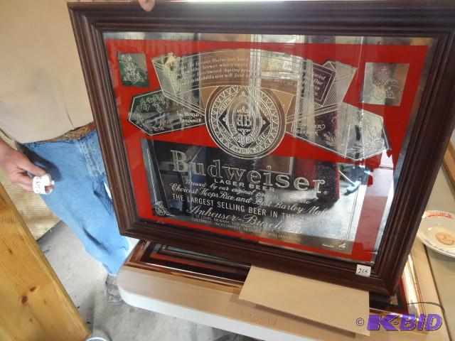 lot 266 image: Vintage Budweiser wall hanging mirr...