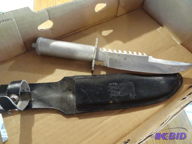 lot 287 image: Survival knife...