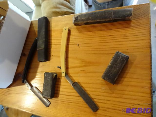 lot 292 image: Vintage mens razors. Master barber...