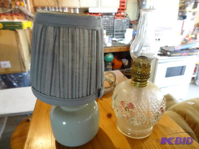 lot 296 image: Mini Table lamp and oil lamp...