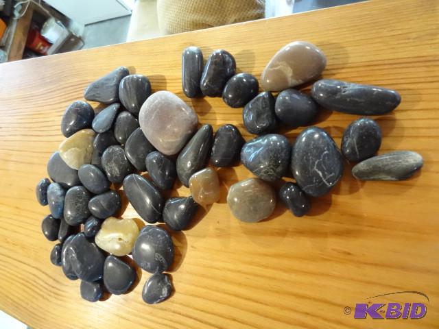 lot 307 image: Misc agates...