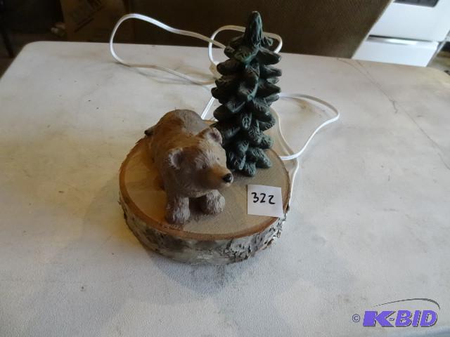 lot 322 image: Wildlife lamp...