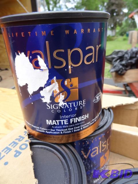 lot 373 image: Valspar matte finish latex paint. 4...