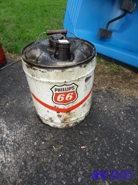 lot 41 image: Vintage gas can....